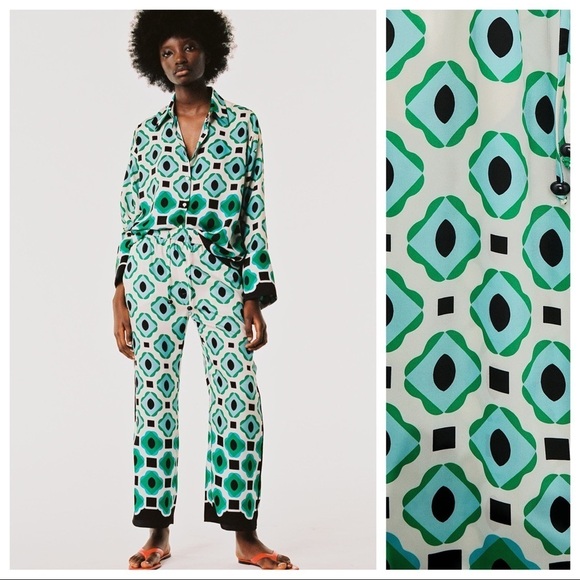 Zara Pants - NWOT. Zara White/Green Geometric Print Flowy High-Waisted Pants. Size S.